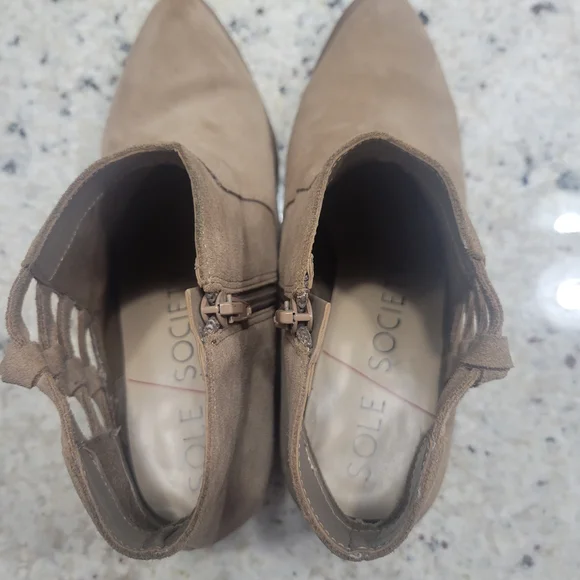 Women's Tan Ankle Boots - Picture 4 of 6